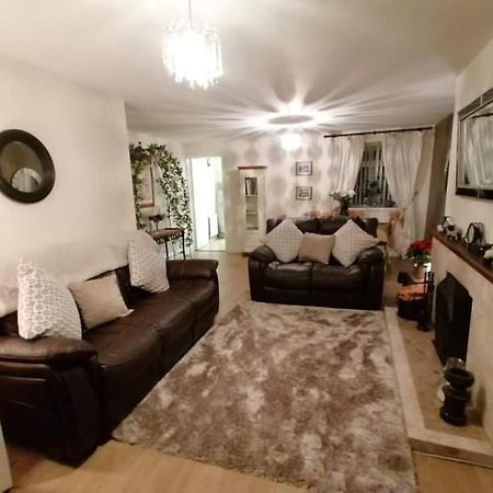 Вилла Comfy Quiet Town House Страбан Экстерьер фото