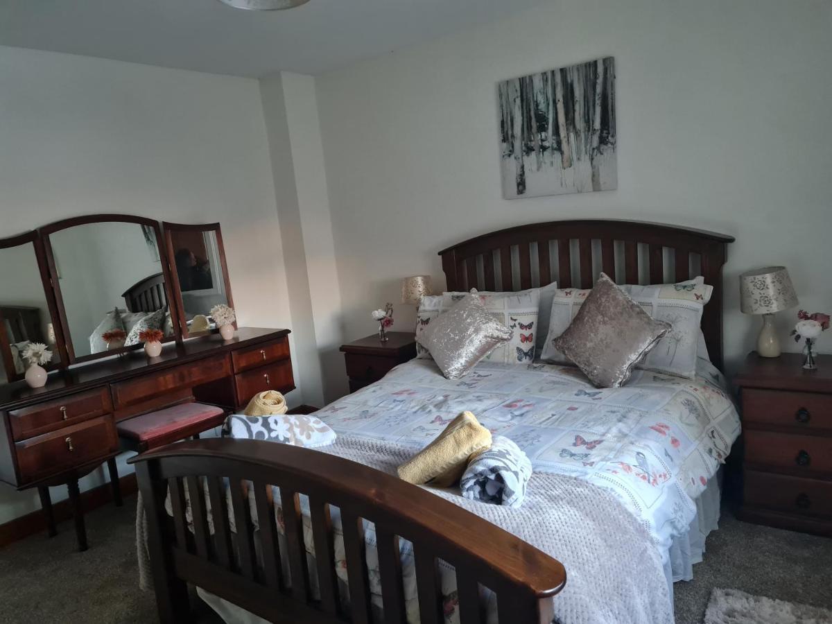Вилла Comfy Quiet Town House Страбан Экстерьер фото