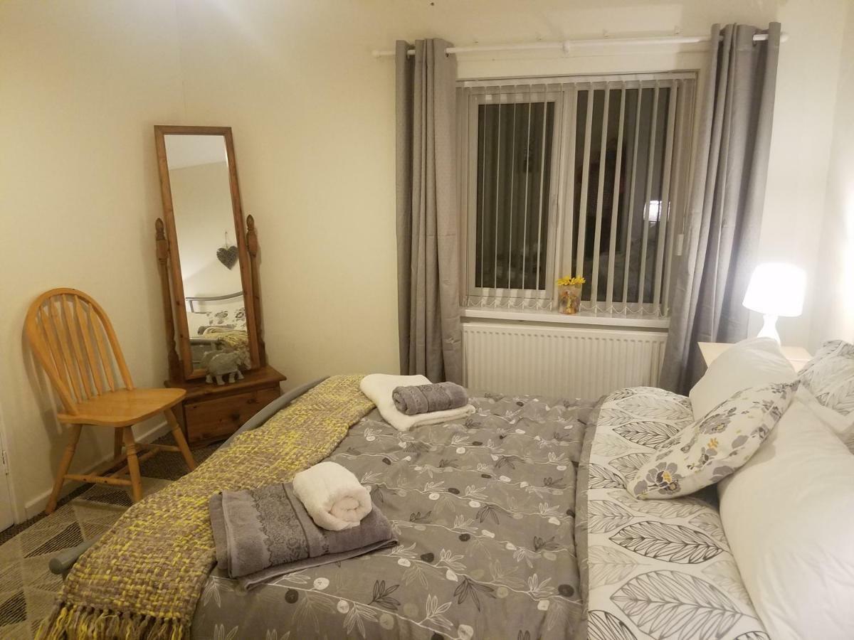 Вилла Comfy Quiet Town House Страбан Экстерьер фото