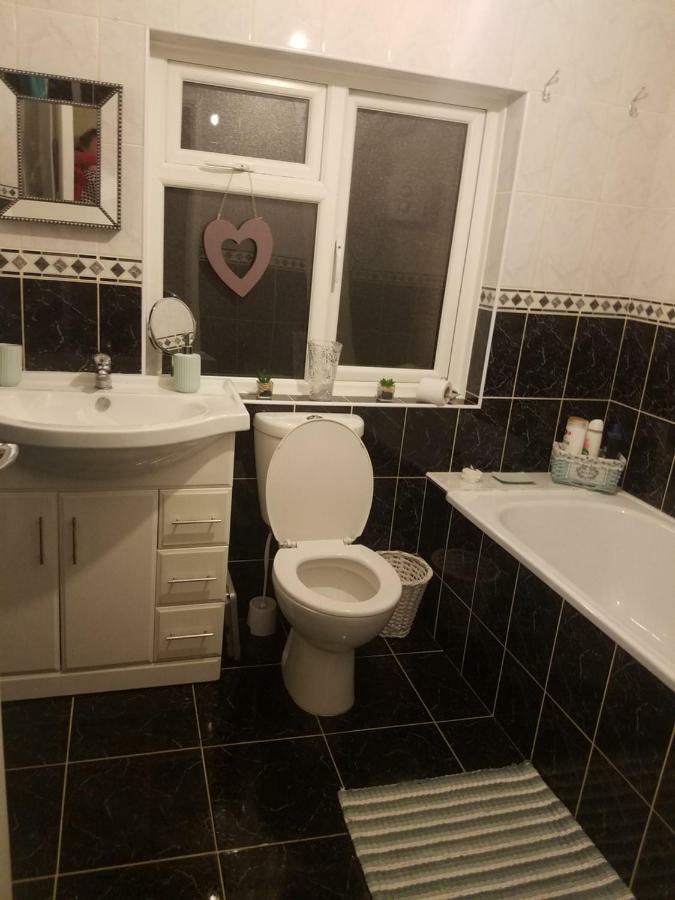 Вилла Comfy Quiet Town House Страбан Экстерьер фото