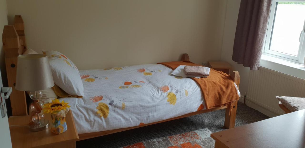 Вилла Comfy Quiet Town House Страбан Экстерьер фото