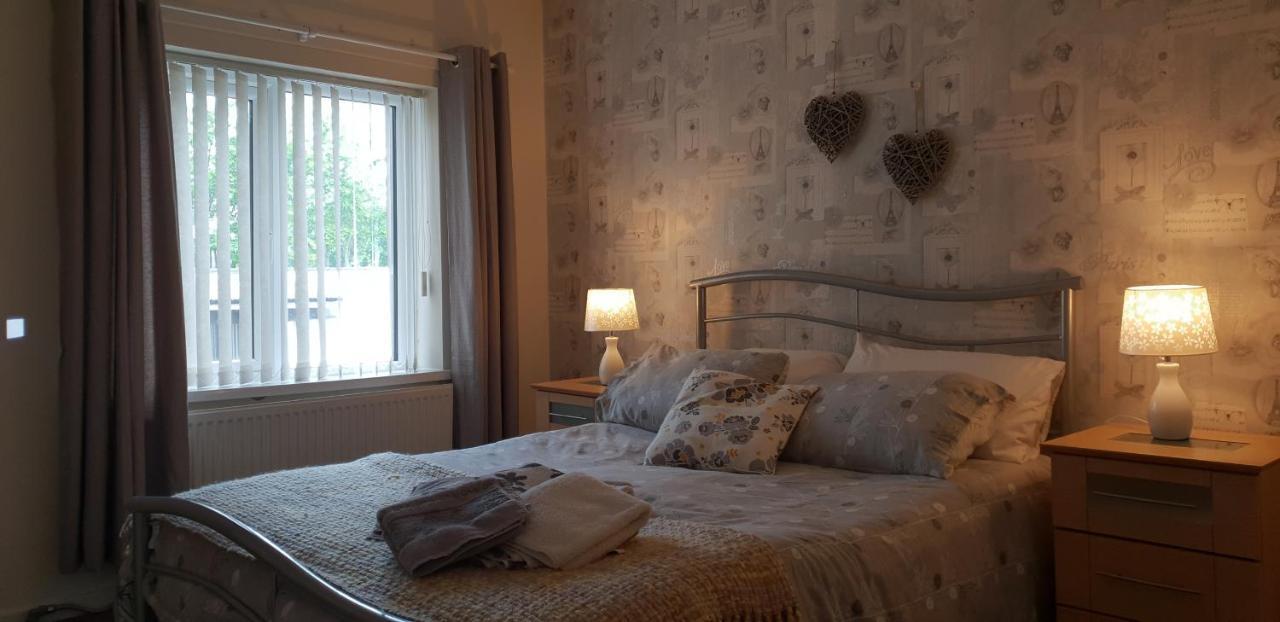 Вилла Comfy Quiet Town House Страбан Экстерьер фото
